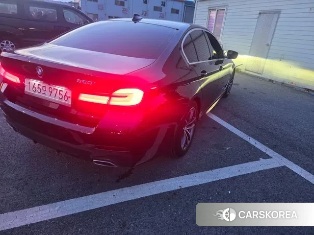 BMW 5 Series (G30) id 3054669 из Кореи 8