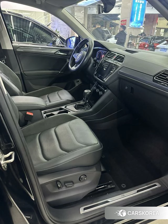 Volkswagen Tiguan L 2021 Черный из Китая, фото 2