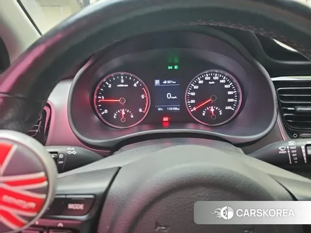 Kia Stonic 2018 Белый из Кореи, фото 2