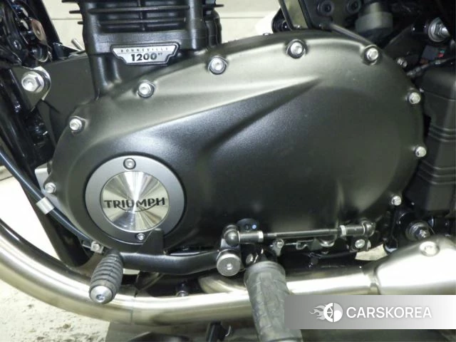 Engine photo