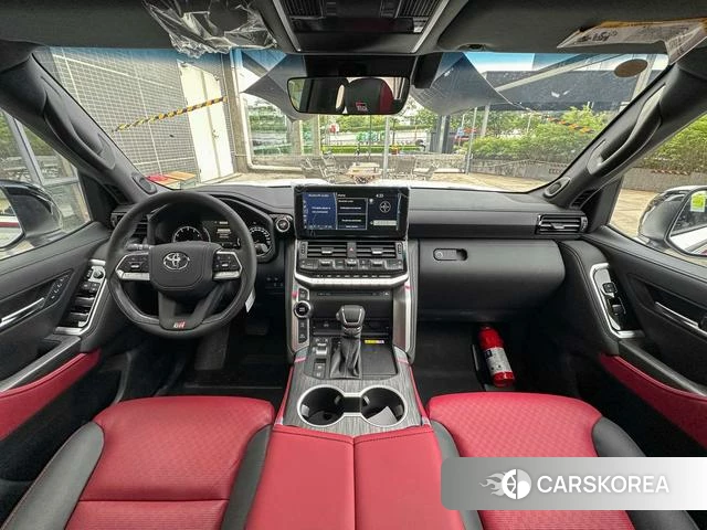 Toyota Land Cruiser (imported) 2025 Белый из Китая, фото 2