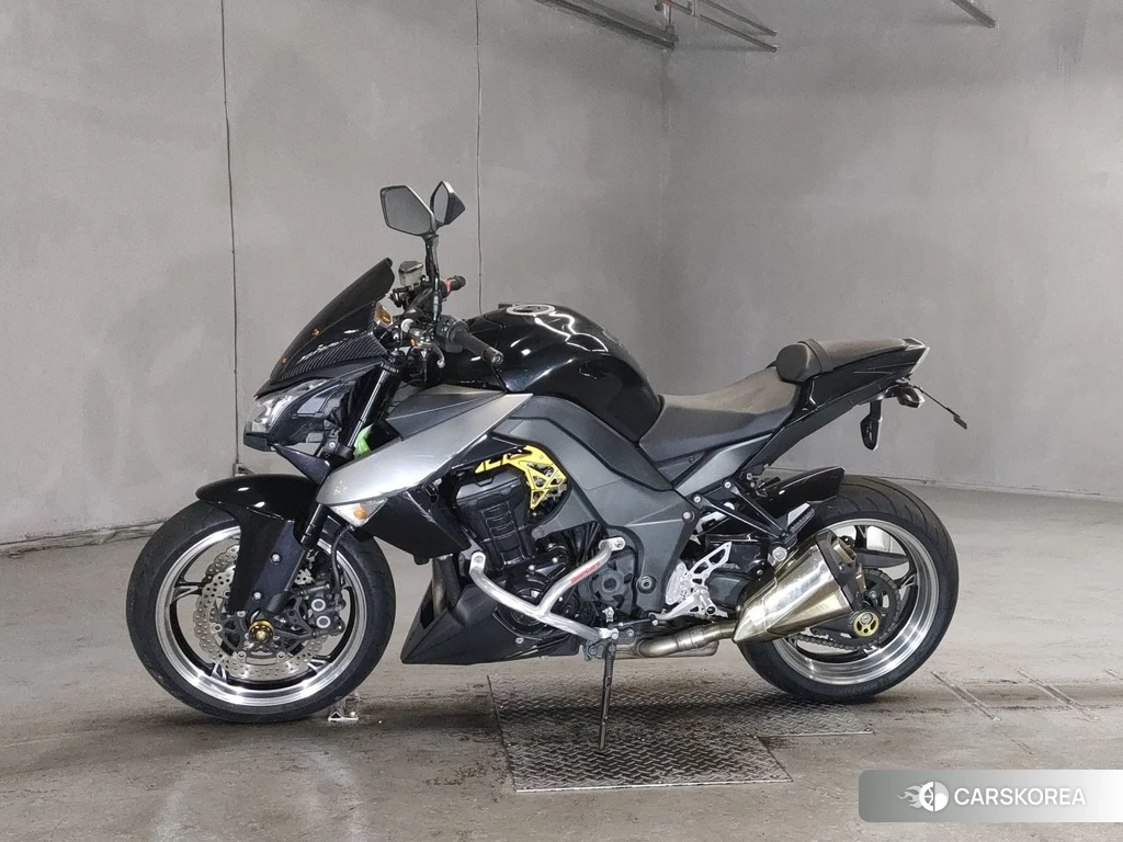 Проданный Kawasaki Z1000 2010 из Японии