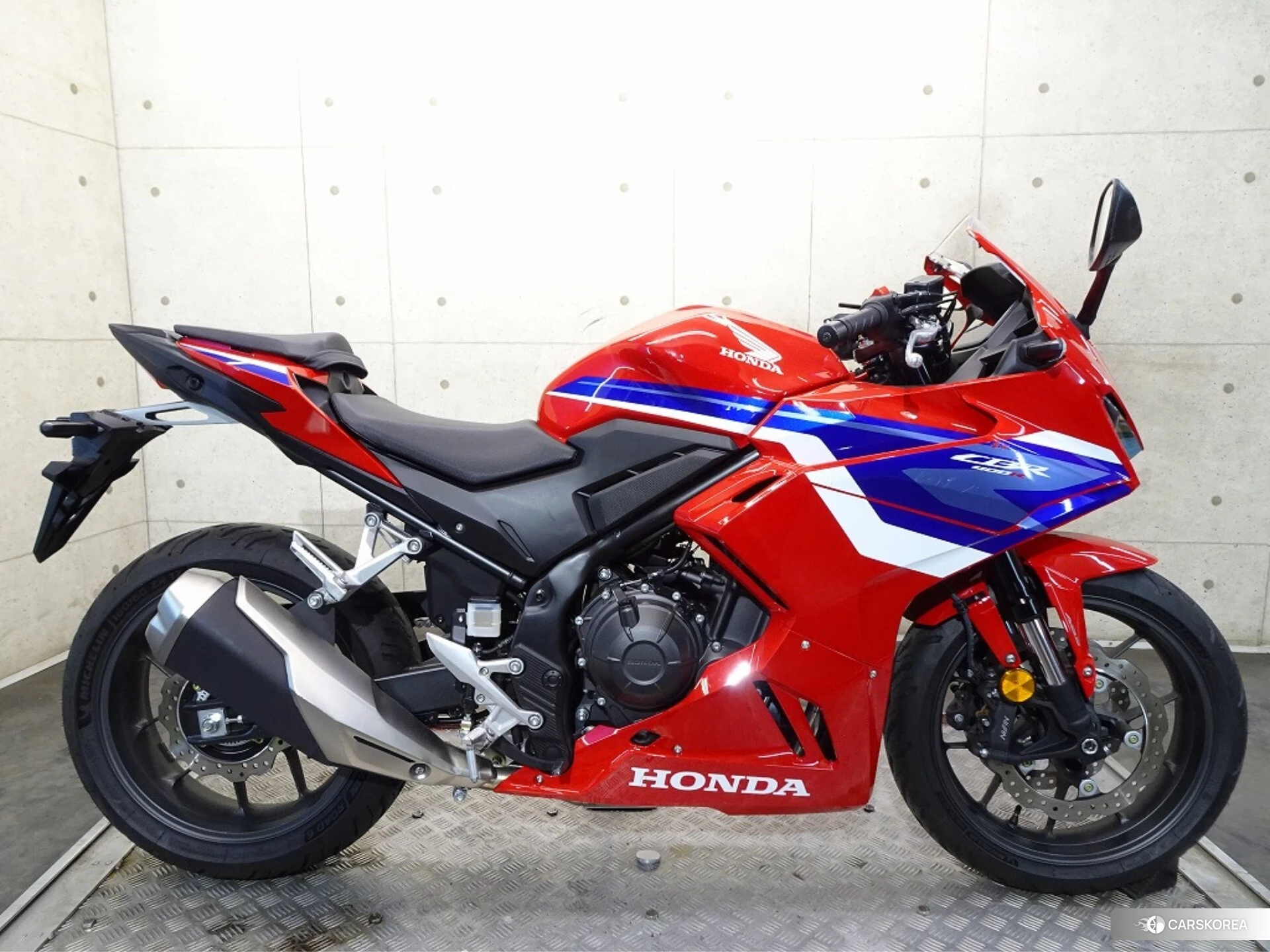 Проданный Honda CBR400R id 4184856 из Японии, фото 12