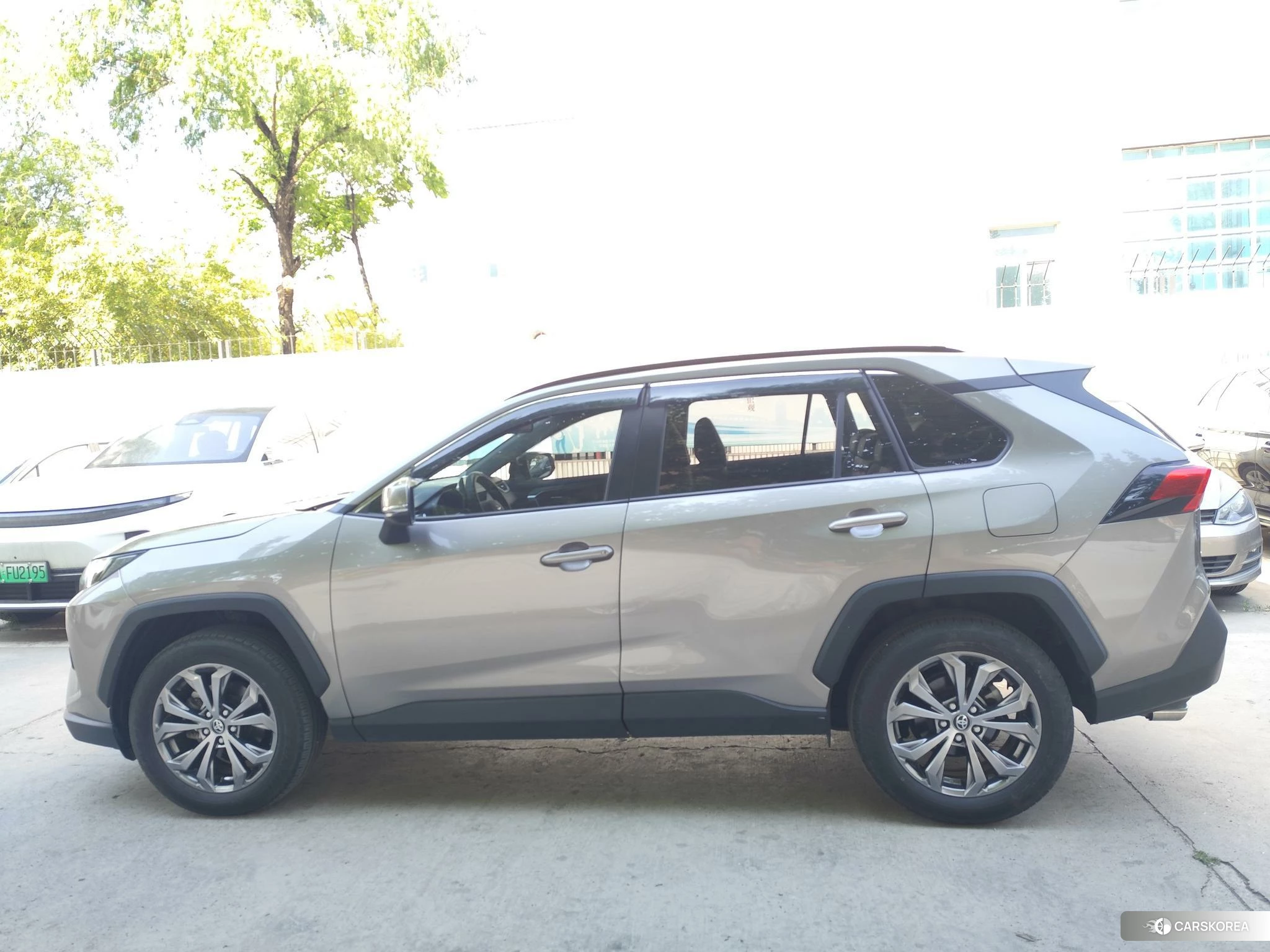 Toyota RAV4 Rongfang 2023 Темно-серый из Китая, фото 2