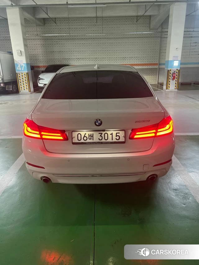 BMW 5 Series (G30) 2018 Белый из Кореи, фото 2