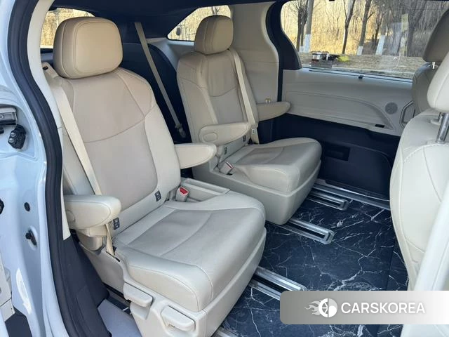 Toyota Saina id 4275642 из Китая 8