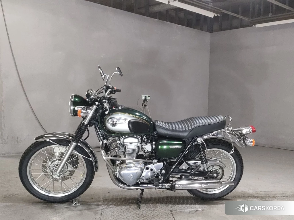 Проданный Kawasaki W800 2011 из Японии