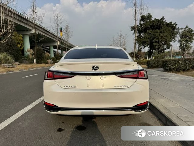 Lexus ES id 4314069 из Китая 7