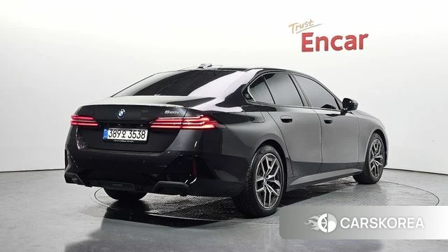 BMW 5 Series (G60) id 4200652 из Кореи 12