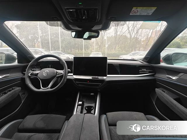 Volkswagen Passat 2024 Синий из Китая, фото 3