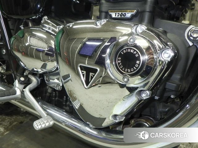 Engine photo