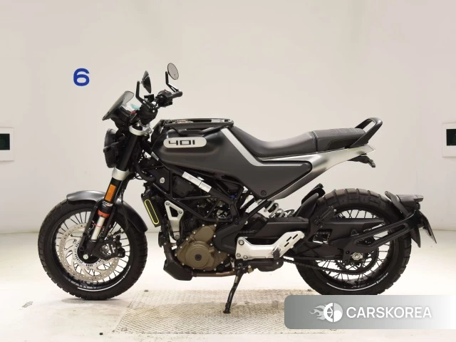 Husqvarna SVARTPILEN 401 2021 из Японии