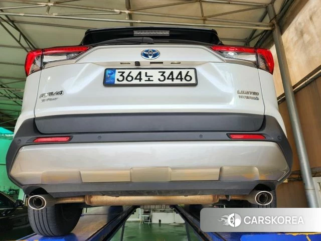 Toyota RAV4 5th Generation 2023 Белый из Кореи, фото 2
