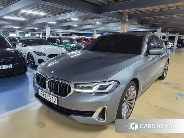 BMW 5 Series (G30) 2022 Серебристо-серый из Кореи, фото 3