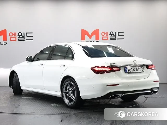 Mercedes-Benz E-Class W213 2023 Белый из Кореи, фото 5