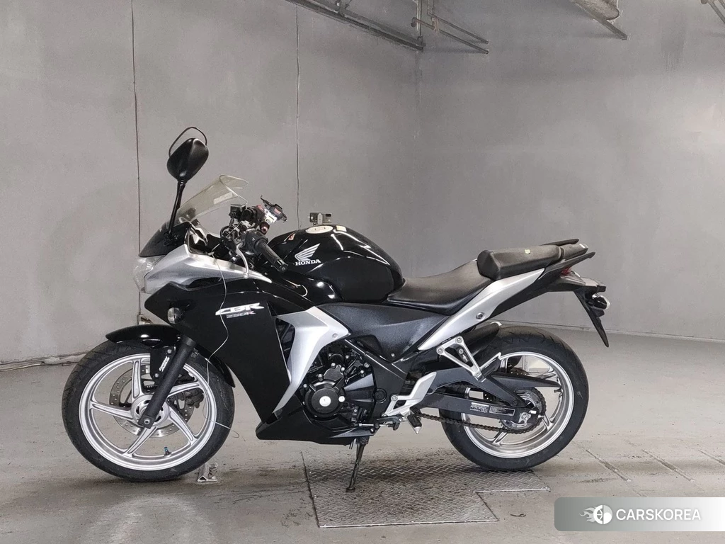 Проданный Honda CBR250R 2011 из Японии