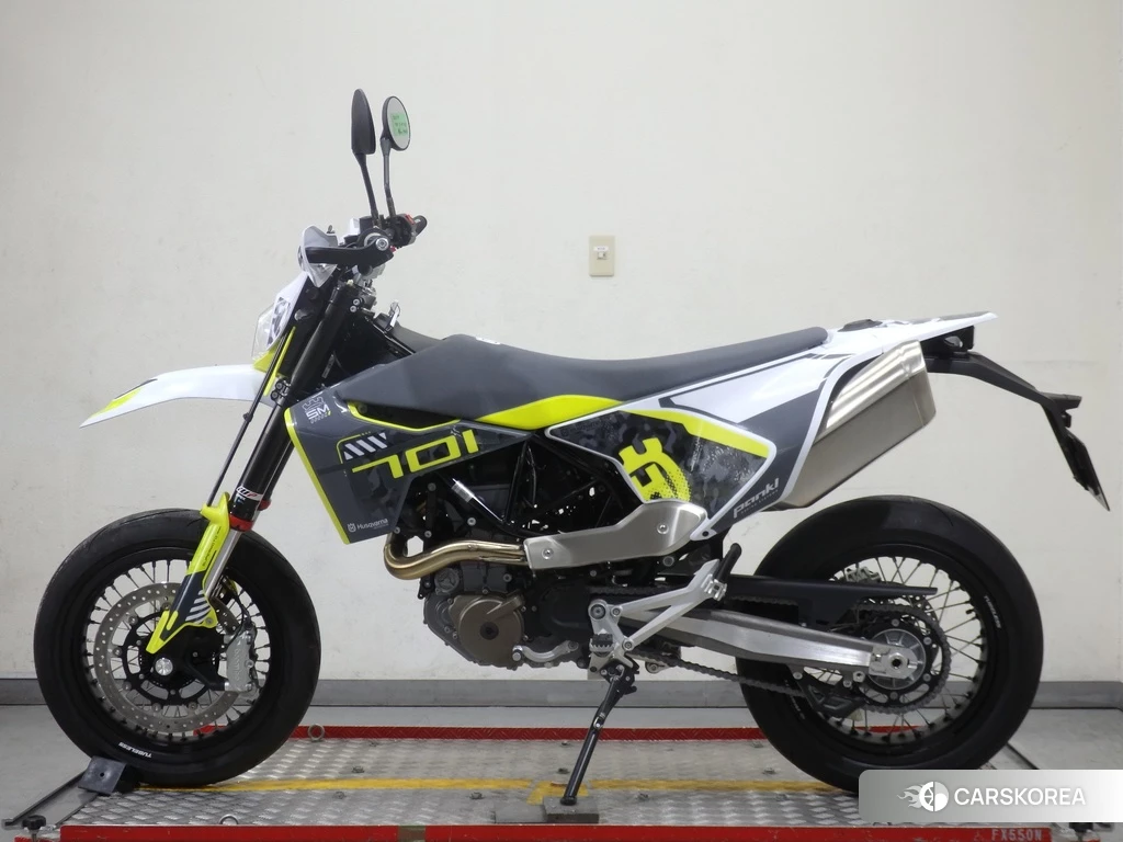 Проданный Husqvarna 701 SUPERMOTO 2022 из Японии, фото 2