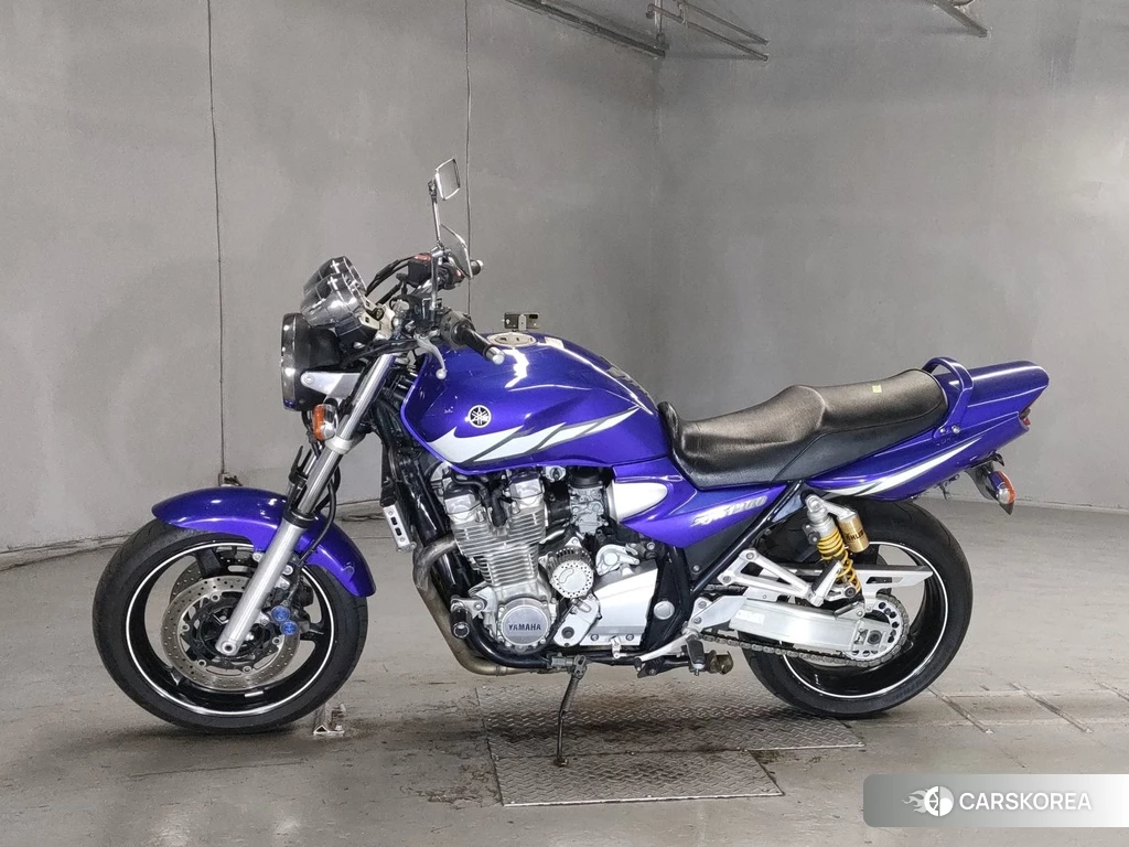 Проданный Yamaha XJR 1300 2016 из Японии