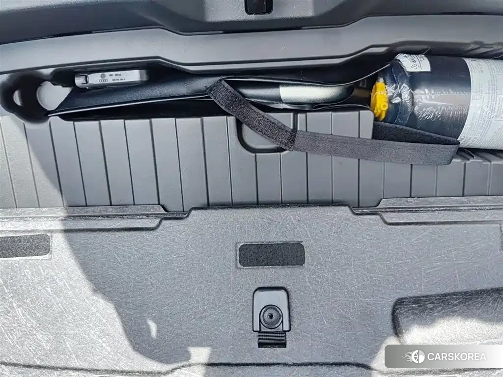 Audi A6L id 4679477 из Китая 12
