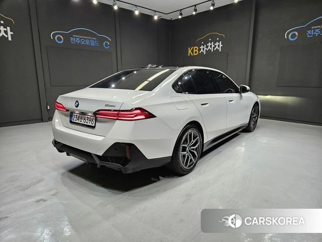 BMW 5 Series (G60) id 4380919 из Кореи 12