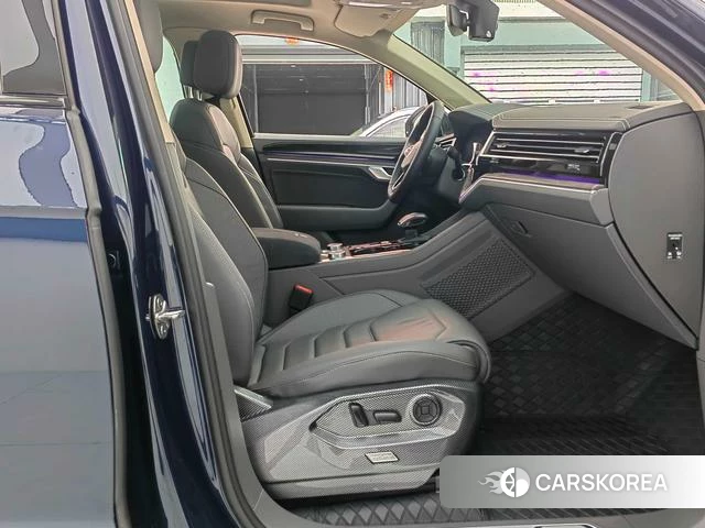 Volkswagen Touareg id 4341562 из Китая 9