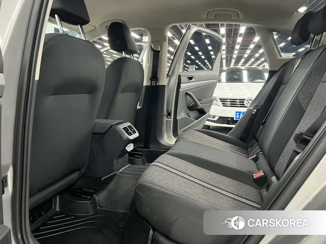 Volkswagen Lavida 2022 Серебристо-серый из Китая, фото 6