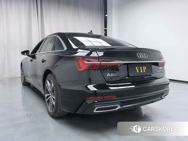 Audi A6L 2022 Черный из Китая, фото 3