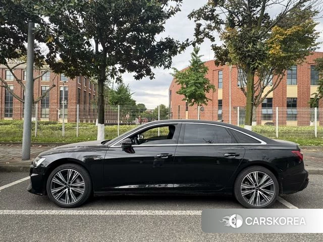 Audi A6L 2022 Черный из Китая, фото 2