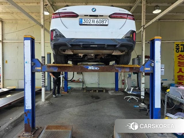 BMW 5 Series (G60) 2023 Белый из Кореи, фото 2