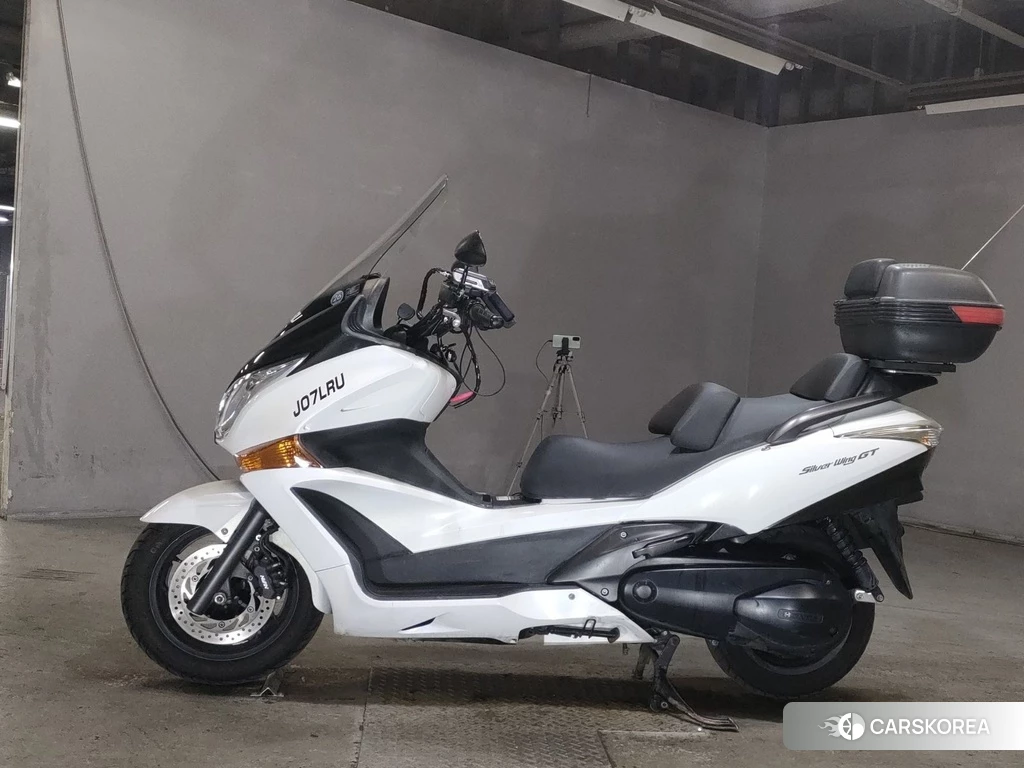 Проданный Honda SILVER WING 400 GT 2013 из Японии, фото 2