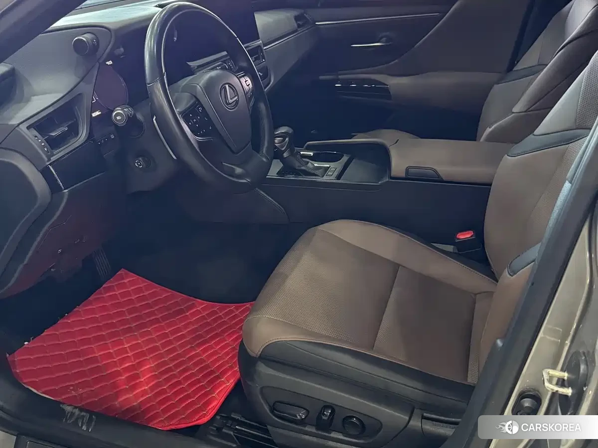 Lexus ES 2024 Champagne/brown из Китая, фото 6