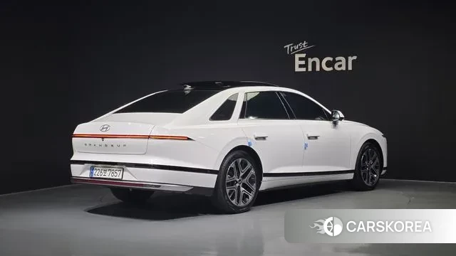 Hyundai Grandeur (GN7) id 3347678 из Кореи 12