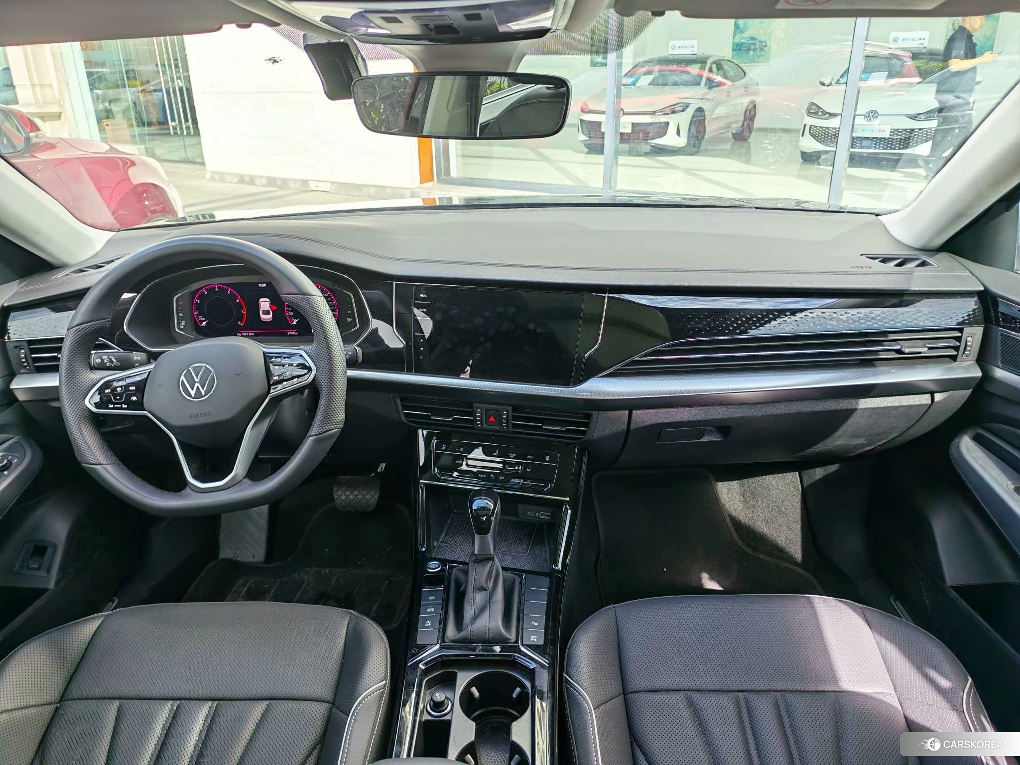Volkswagen Passat 2023 Черный из Китая, фото 2