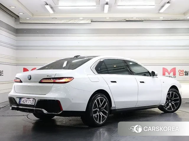 BMW 7 Series (G70) id 3002467 из Кореи 12