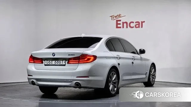 BMW 5 Series (G30) id 3661546 из Кореи 12