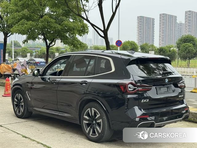 BMW iX3 2023 Черный из Китая, фото 2