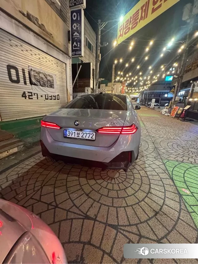 BMW 5 Series (G60) 2024 Серый из Кореи, фото 2