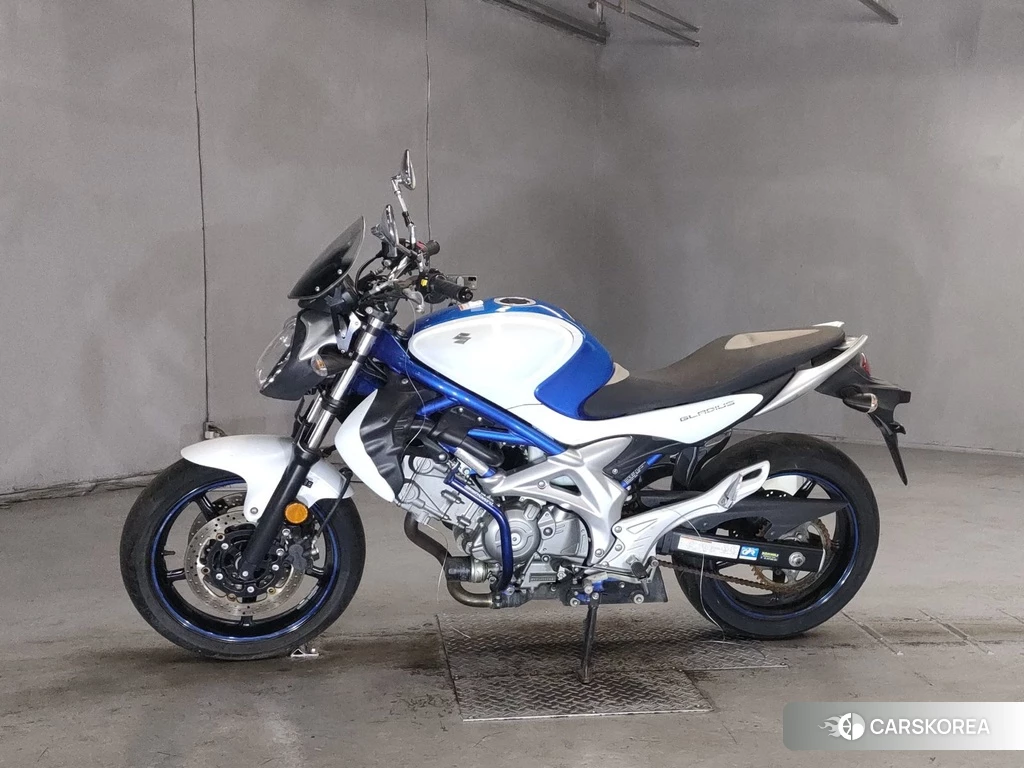 Проданный Suzuki GLADIUS 650 2010 из Японии, фото 2