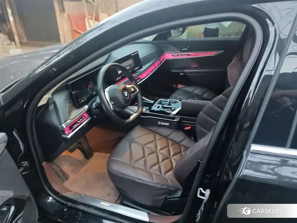 BMW 7 series 2023 Черный из Китая, фото 2
