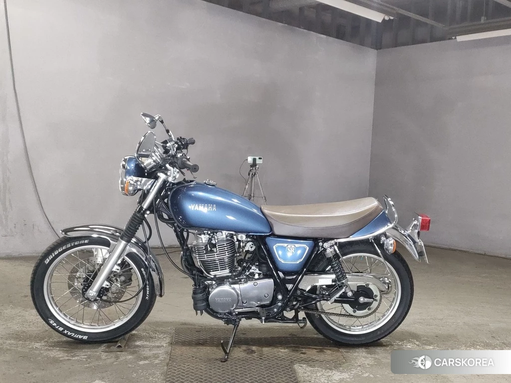 Проданный Yamaha SR 400 2020 из Японии, фото 2