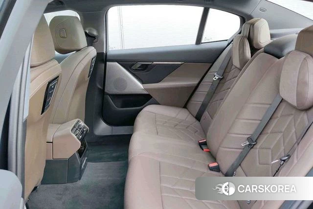 BMW i5 2025 Черный из Китая, фото 6