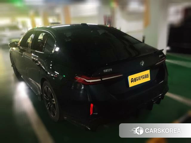 BMW 5 series 2024 Черный из Китая, фото 2