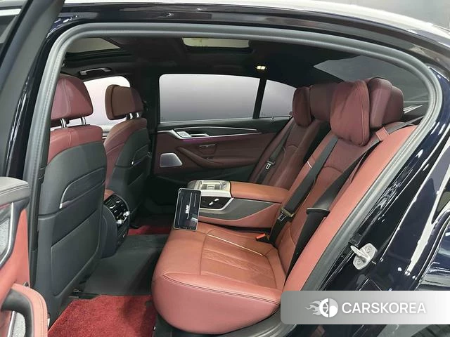 BMW 5 series 2021 Черный из Китая, фото 3