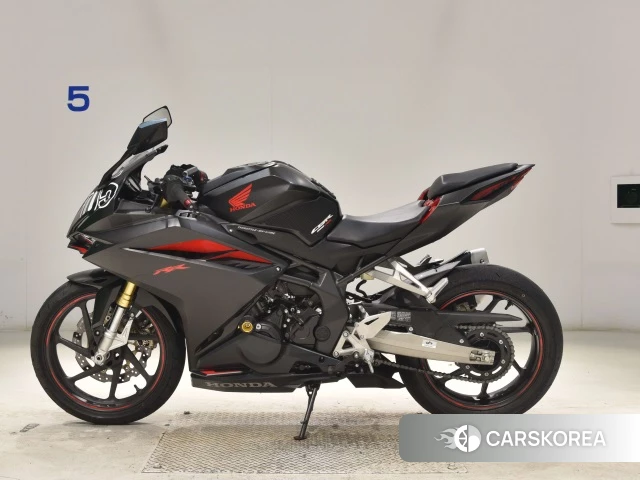 Honda CBR250RR 2017 из Японии, фото 2