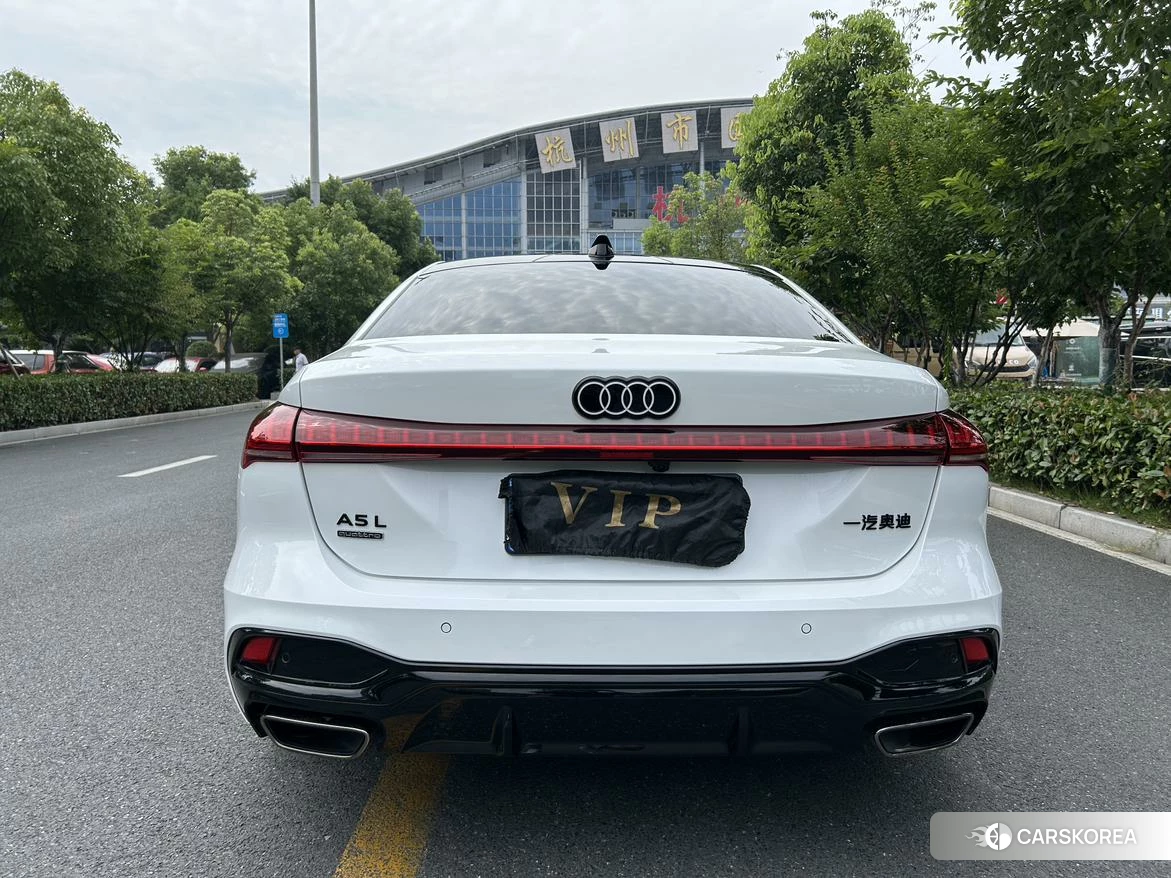 Audi A5L id 4514906 из Китая 7
