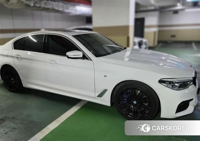 BMW 5 Series (G30) 2019 Белый из Кореи, фото 2
