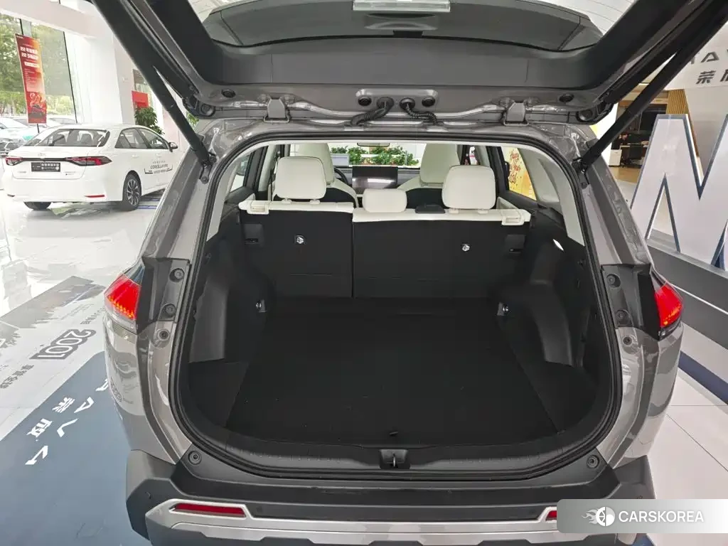 Toyota RAV4 2026 Silver/gray из Китая, фото 4