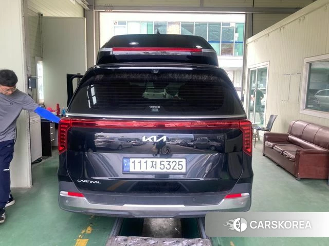Kia The New Carnival 4th Generation 2024 Черный из Кореи, фото 2
