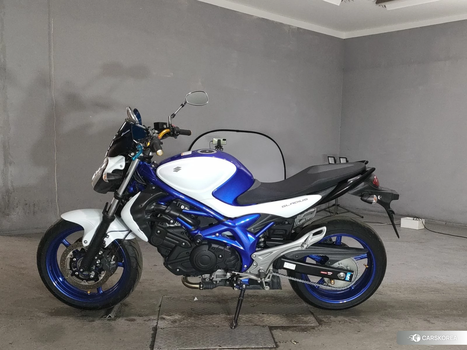 Suzuki GLADIUS 400 2011 из Японии
