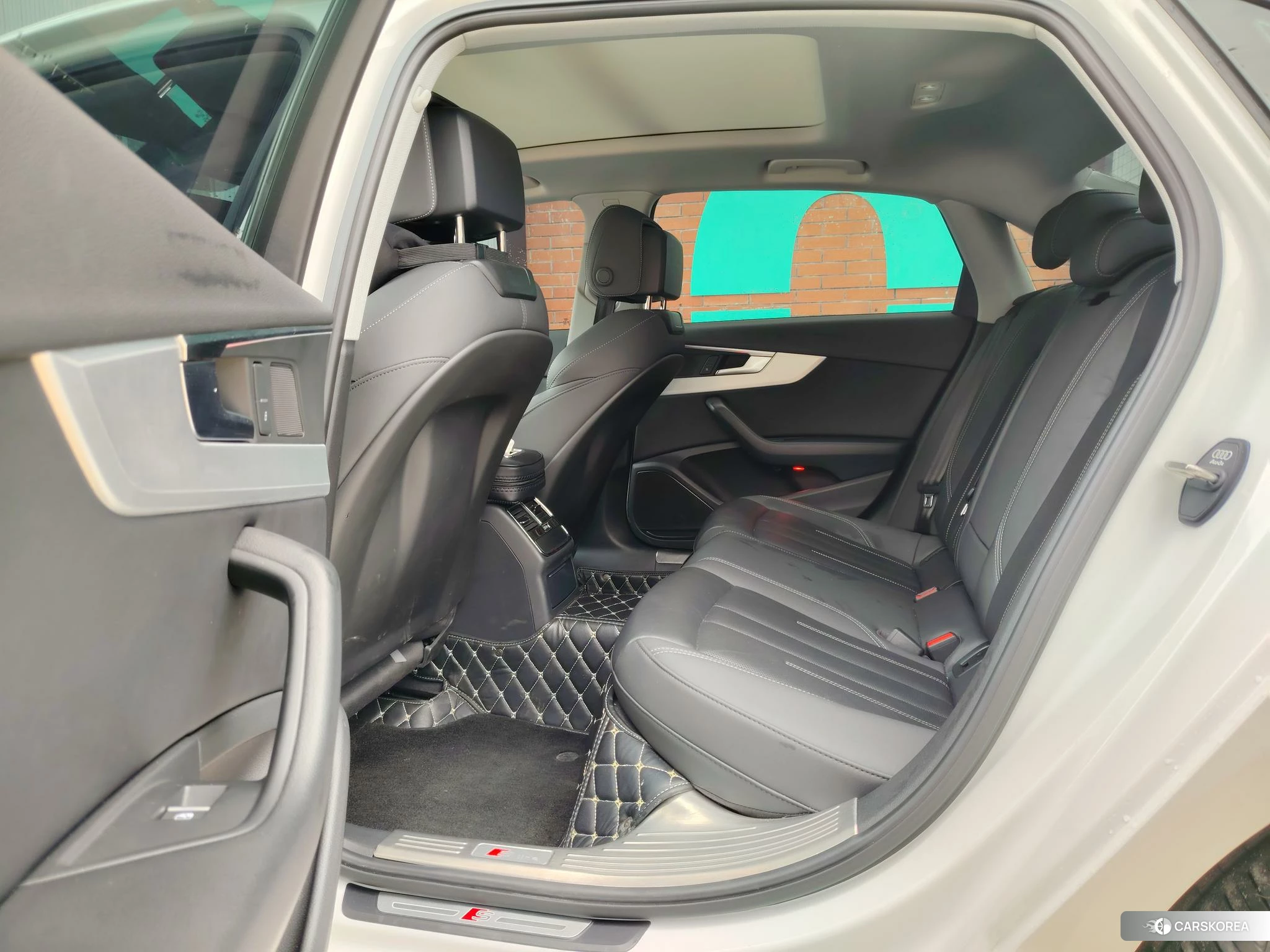 Audi A4L id 4453946 из Китая 7